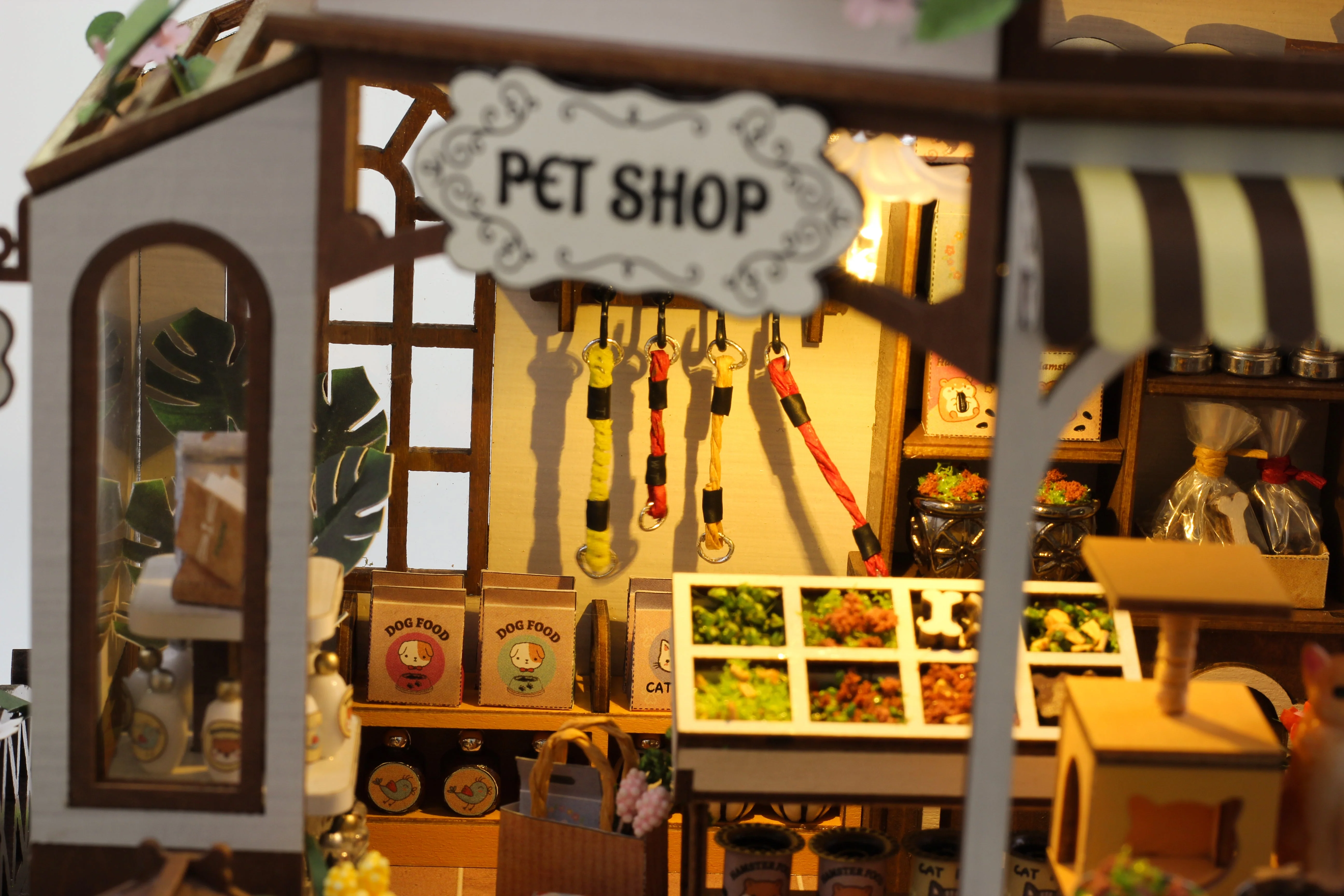 Rokrgeek Pet Shop DIY Miniature House - Image 6