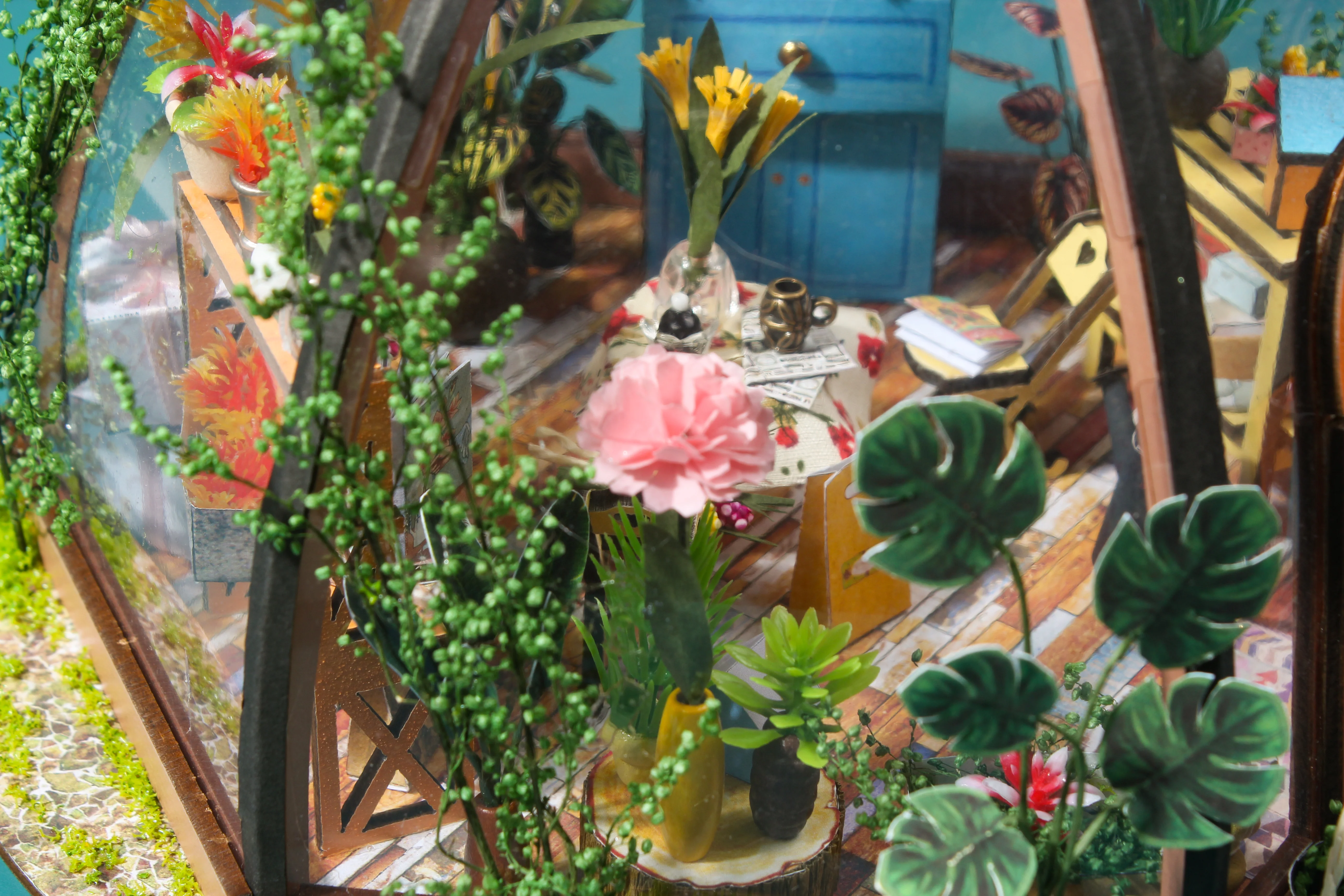 Rokrgeek Star Garden Cafe Miniature House DIY Kit - Image 8